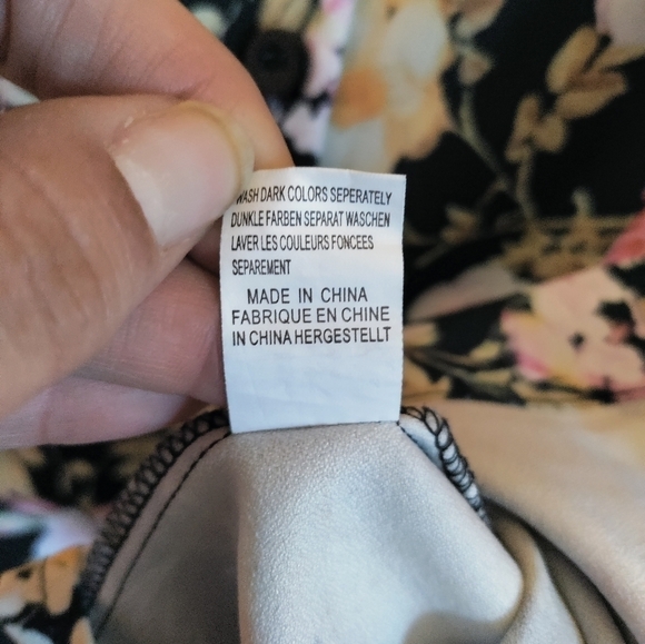 Shein black and floral blouse long sleeve women's size 4 small - Picture 6 of 6